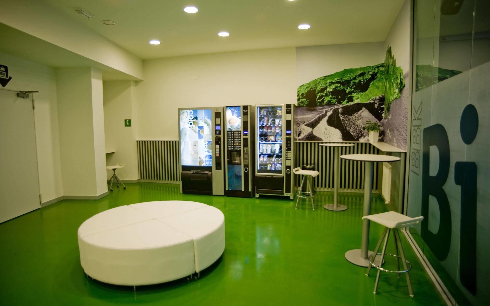 Bbk Bilbao Good Hostel Exteriör bild